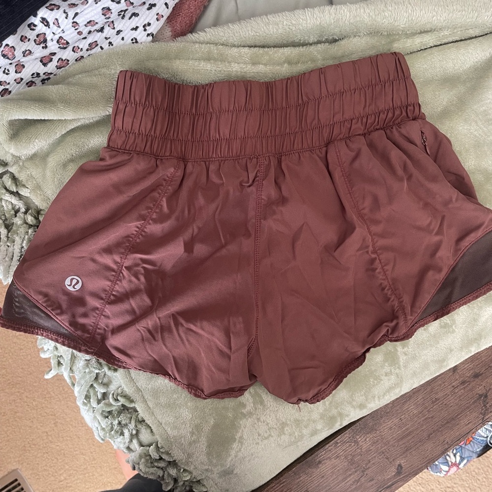 Lululemon hotty hots 
Size 6 fits like a 4